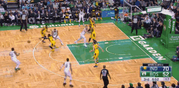 [NBA]范弗里特推反击 追身三分一箭穿心