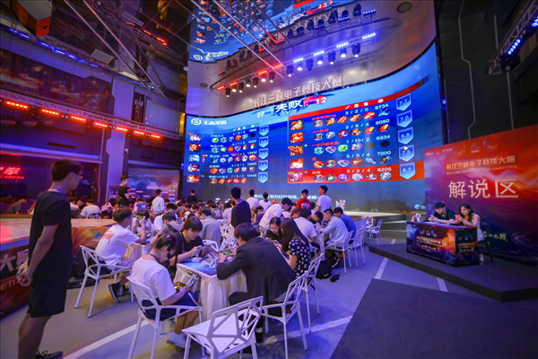 UP群访 Ning：我虽然真的很久没玩过千珏了 但队友们都相信了我